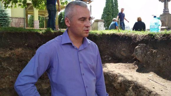 Новини Тернополя - фото з У центрі Тернополя археологи знайшли цегляне мощення і казан, яким більше ніж три століття У центрі Тернополя археологи знайшли цегляне мощення і казан, яким більше ніж три століття, фото №3 на сайті 20minut.ua