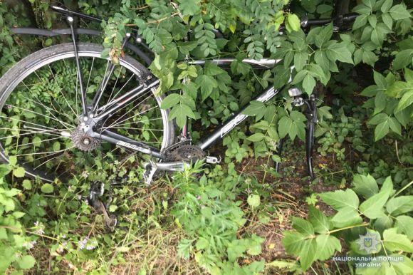 Водій «ВАЗу» збив дітей. Хлопчик загинув, дівчинка — у реанімації, фото №2 на сайті 20minut.ua