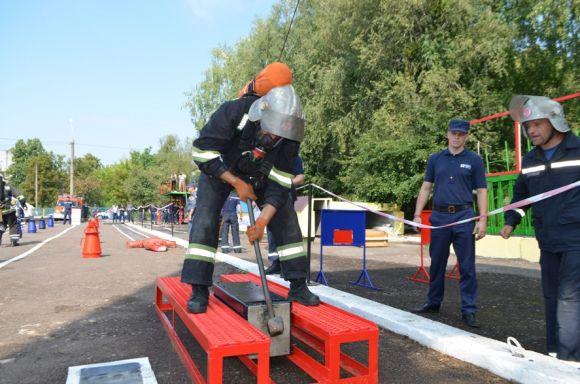 На Житомирщині вперше відбулися змагання «Найсильніший пожежний-рятувальник» за форматом міжнародних змагань «Firefighter Combat Challenge», фото №3 на сайті 20minut.ua