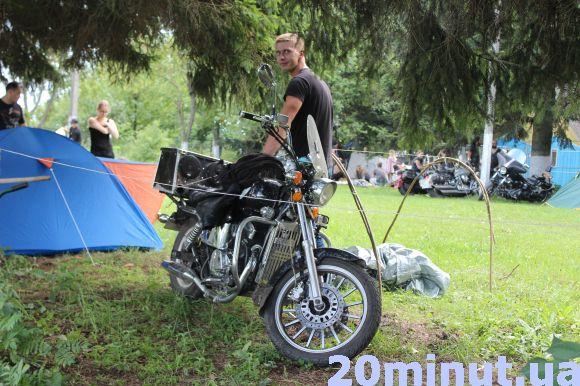 Новини Тернополя - фото з Байкер купив мотоцикл, щоб фестивалити Байкер купив мотоцикл, щоб фестивалити, фото №1 на сайті 20minut.ua