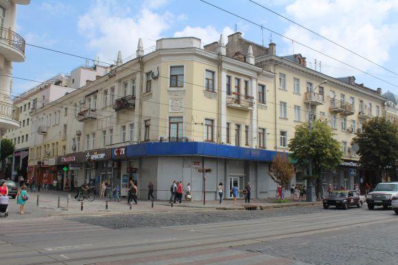 Новини Вінниці - фото з Вивіски на Соборній. Невже жахливої реклами стає менше? Вивіски на Соборній. Невже жахливої реклами стає менше?, фото №3 на сайті 20minut.ua