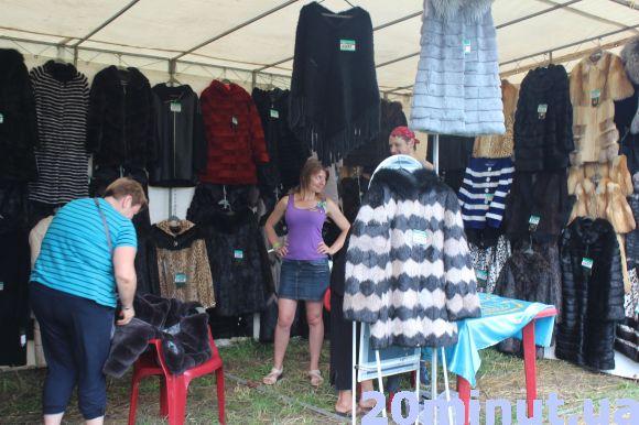 Новини Тернополя - фото з На "Файному місті" продають шуби На "Файному місті" продають шуби, фото №2 на сайті 20minut.ua