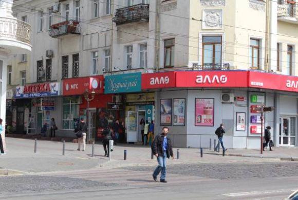 Новини Вінниці - фото з Вивіски на Соборній. Невже жахливої реклами стає менше? Вивіски на Соборній. Невже жахливої реклами стає менше?, фото №2 на сайті 20minut.ua