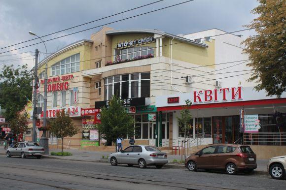 Новини Вінниці - фото з Вивіски на Соборній. Невже жахливої реклами стає менше? Вивіски на Соборній. Невже жахливої реклами стає менше?, фото №7 на сайті 20minut.ua