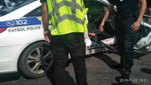 Новини Вінниці - фото з ДТП біля Метро. Свідок каже, що винні поліцейські, бо порушили ПДР (ОНОВЛЕНО) ДТП біля Метро. Свідок каже, що винні поліцейські, бо порушили ПДР (ОНОВЛЕНО), фото №3 на сайті 20minut.ua