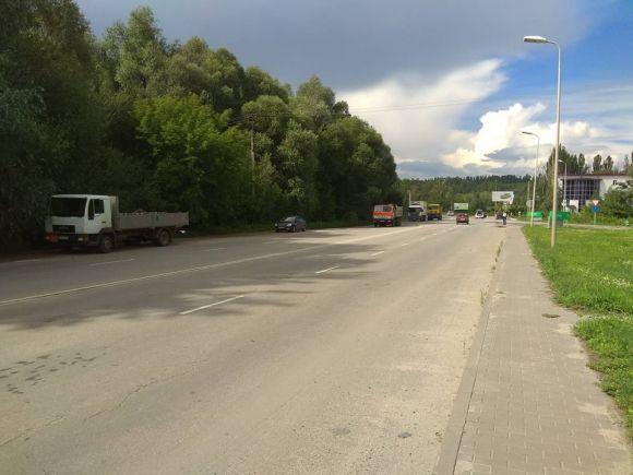 На в'їзді у Хмельницький зіткнувся легковик та вантажівка: є постраждалі, фото №2 на сайті vsim.ua