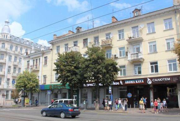 Новини Вінниці - фото з Реклама «вирви-око» зникне з Соборної до Дня міста Реклама «вирви-око» зникне з Соборної до Дня міста, фото №6 на сайті 20minut.ua