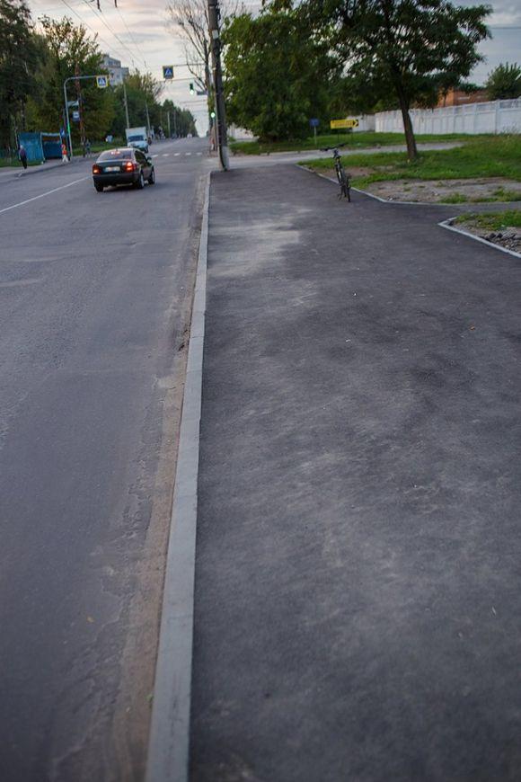 Новини Вінниці - фото з Вінницькі дорожники ремонтують тротуари. Де вже заасфальтували? Вінницькі дорожники ремонтують тротуари. Де вже заасфальтували?, фото №1 на сайті 20minut.ua