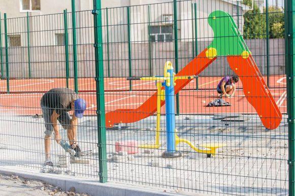 Новини Вінниці - фото з Новий спортмайданчик вінницької школи №9: роботи у розпалі Новий спортмайданчик вінницької школи №9: роботи у розпалі, фото №1 на сайті 20minut.ua