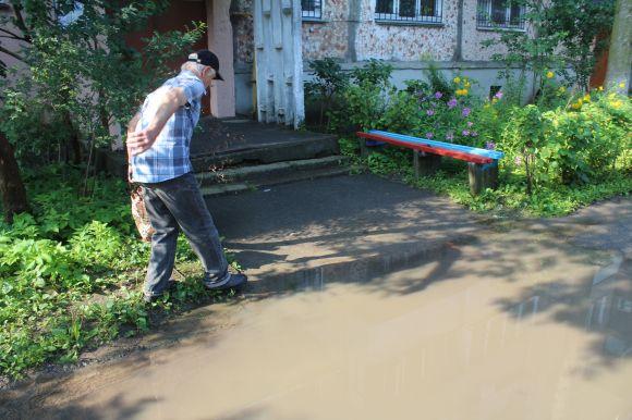 Новини Вінниці - фото з Поряд оазис, а в нас болото: проблема жителів на Космонавтів Поряд оазис, а в нас болото: проблема жителів на Космонавтів, фото №2 на сайті 20minut.ua