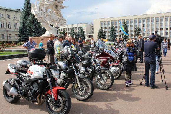 Новини Хмельницького - фото з Хмельницькі байкери проїдуть територію України заради її єдності Хмельницькі байкери проїдуть територію України заради її єдності, фото №1 на сайті vsim.ua