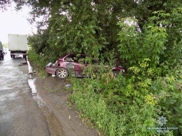 Лобове зіткнення: водій BMW  врізався у вантажівку Ford. Є постраждалі, фото №1 на сайті 20minut.ua