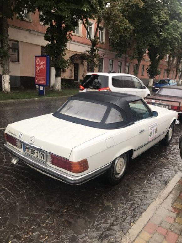 Вулицями Кам’янця-Подільського проїхалися ретро-автівки (ФОТО), фото №1 на сайті 20minut.ua