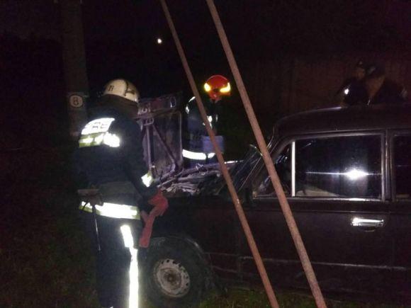 У Шепетівці "ВАЗ" застряг на залізничній колії, втікаючи від поліції, фото №1 на сайті vsim.ua