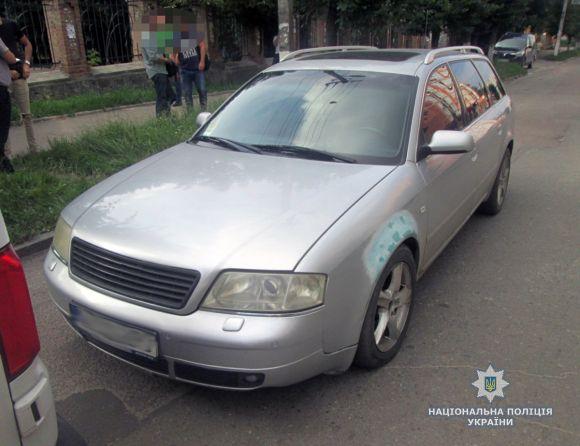 В автомобілі бердичівлянина виявили зброю і пасажира, якого розшукує поліція, фото №1 на сайті 20minut.ua