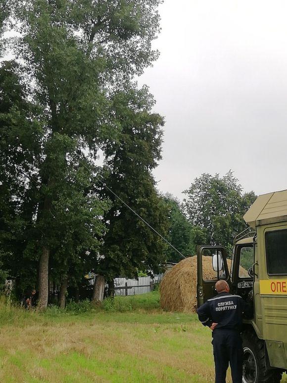 Рятувальники допомогли селянам позбутися 5 аварійних дерев, фото №1 на сайті 20minut.ua
