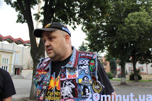 Капсулу для встановлення пам’ятника фанатам  АС/DC заклали у Тернополі, фото №3 на сайті 20minut.ua