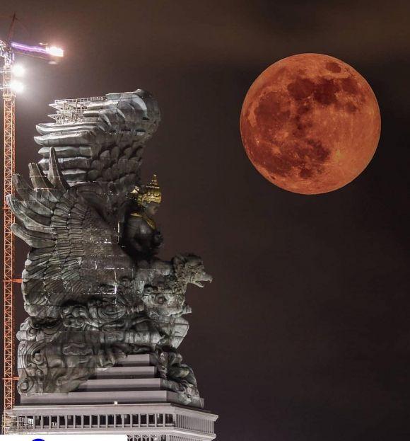 Новини Вінниці - фото з «Кривавий місяць». Як це виглядало у Вінниці та в інших містах? «Кривавий місяць». Як це виглядало у Вінниці та в інших містах?, фото №5 на сайті 20minut.ua