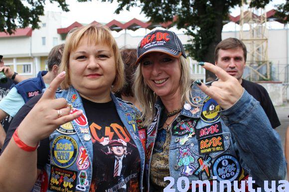 Капсулу для встановлення пам’ятника фанатам  АС/DC заклали у Тернополі, фото №7 на сайті 20minut.ua