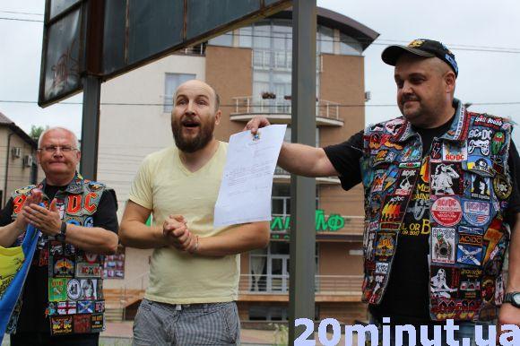 Капсулу для встановлення пам’ятника фанатам  АС/DC заклали у Тернополі, фото №6 на сайті 20minut.ua