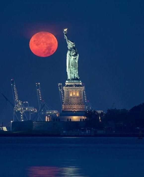 Новини Вінниці - фото з «Кривавий місяць». Як це виглядало у Вінниці та в інших містах? «Кривавий місяць». Як це виглядало у Вінниці та в інших містах?, фото №7 на сайті 20minut.ua