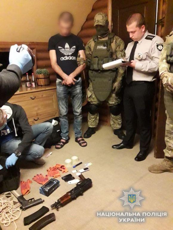 На Житомирщині затримали лідера та кілера однієї з найбільших злочинних організацій в Україні, фото №1 на сайті 20minut.ua