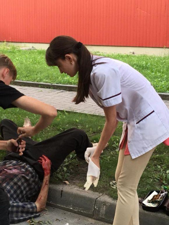 Новини Тернополя - фото з "Взяла джгут, рукавички і побігла допомагати": як фармацевт рятувала чоловіка, що стікав кров’ю "Взяла джгут, рукавички і побігла допомагати": як фармацевт рятувала чоловіка, що стікав кров’ю, фото №1 на сайті 20minut.ua
