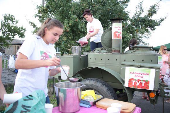 У Малинівці відзначили малинове лідерство України. ФОТО, фото №3 на сайті 20minut.ua