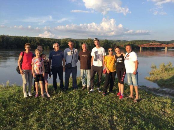 Новини Тернополя - фото з Жахливі дороги і неймовірні люди: четверо іспанців тиждень прожили в селі на Тернопільщині Жахливі дороги і неймовірні люди: четверо іспанців тиждень прожили в селі на Тернопільщині, фото №2 на сайті 20minut.ua