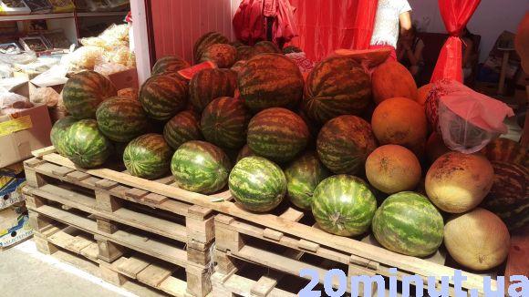 “Морква за ціною персиків": ціни на фрукти-овочі на тернопільському ринку, фото №2 на сайті 20minut.ua