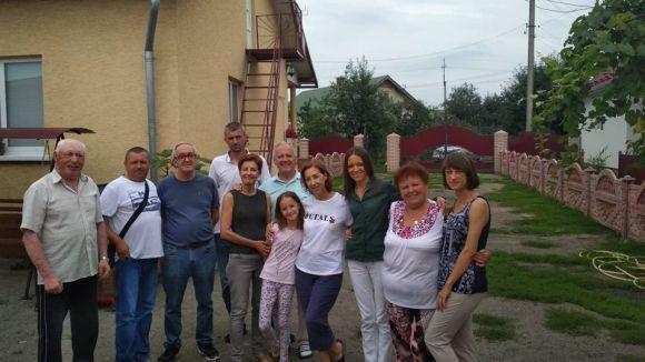 Новини Тернополя - фото з Жахливі дороги і неймовірні люди: четверо іспанців тиждень прожили в селі на Тернопільщині Жахливі дороги і неймовірні люди: четверо іспанців тиждень прожили в селі на Тернопільщині, фото №1 на сайті 20minut.ua