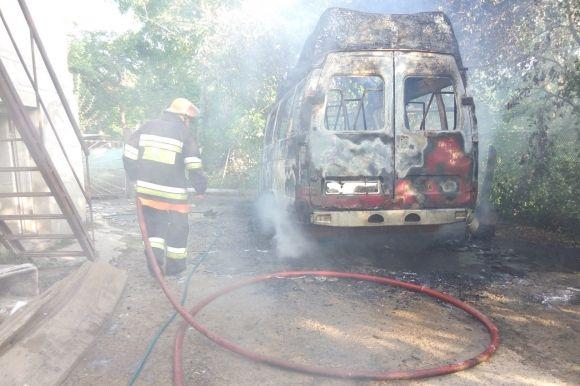 Новини Хмельницького - фото з На Дунаєвеччині вщент згорів пасажирський автобус На Дунаєвеччині вщент згорів пасажирський автобус, фото №1 на сайті vsim.ua