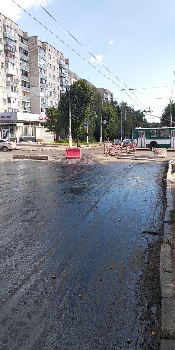 На вулиці Перемоги продовжується капітальний ремонт. Фоторепортаж, фото №2 на сайті 20minut.ua