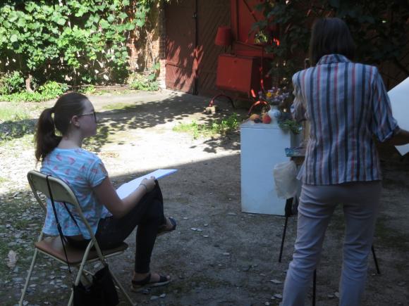 Новини Хмельницького - фото з У мистецькому дворику хмельничанам розказали та показали, як писати натюрморти У мистецькому дворику хмельничанам розказали та показали, як писати натюрморти, фото №8 на сайті vsim.ua