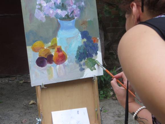 Новини Хмельницького - фото з У мистецькому дворику хмельничанам розказали та показали, як писати натюрморти У мистецькому дворику хмельничанам розказали та показали, як писати натюрморти, фото №4 на сайті vsim.ua