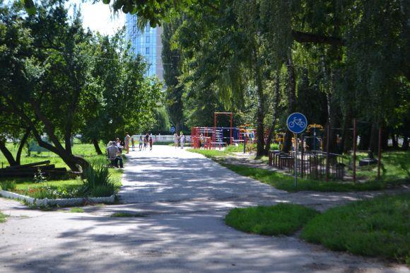 Новини Хмельницького - фото з В парку Чекмана облаштовують новий місточок для велосипедистів і пішоходів В парку Чекмана облаштовують новий місточок для велосипедистів і пішоходів, фото №4 на сайті vsim.ua