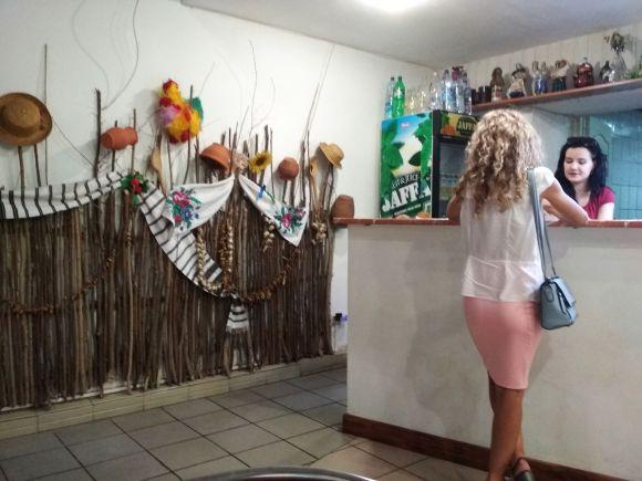 Новини Вінниці - фото з Рейд по громадському харчуванню: Як годують в їдальні з вітражами і живими помідорами Рейд по громадському харчуванню: Як годують в їдальні з вітражами і живими помідорами, фото №3 на сайті 20minut.ua