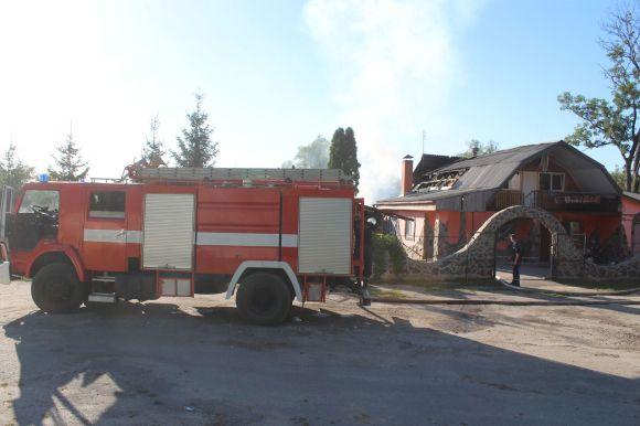 В Ярмолинецькому районі горіло придорожнє кафе (ВІДЕО), фото №6 на сайті vsim.ua