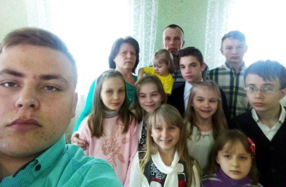 Сім’я з Луганська, яка виховує 10 дітей, обрала Житомирську область за другу домівку, фото №2 на сайті 20minut.ua