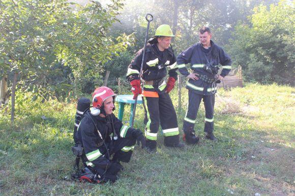 В Ярмолинецькому районі горіло придорожнє кафе (ВІДЕО), фото №5 на сайті vsim.ua