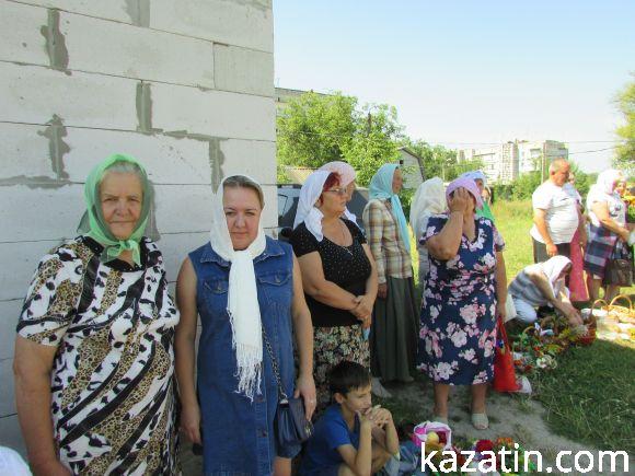 Святили квіти, мак, мед і воду у Козятинському храмі Серафима Саровського, фото №13 на сайті 20minut.ua