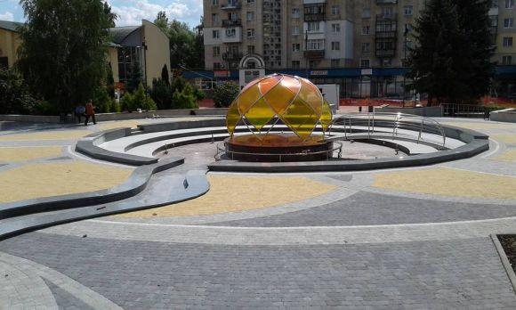 Новини Хмельницького - фото з В управлінні ЖКГ визначились, коли запрацює фонтан біля "Сілістри" В управлінні ЖКГ визначились, коли запрацює фонтан біля "Сілістри", фото №2 на сайті vsim.ua