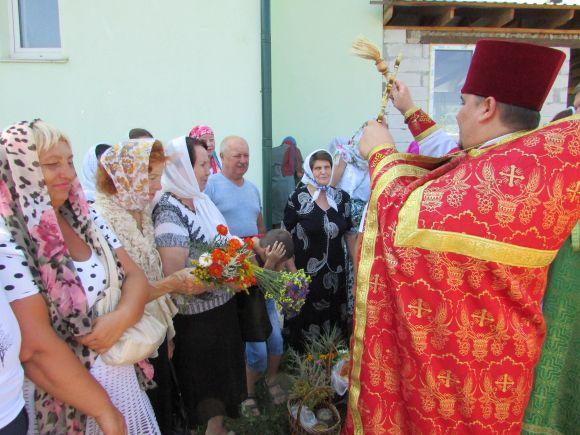 Святили квіти, мак, мед і воду у Козятинському храмі Серафима Саровського, фото №20 на сайті 20minut.ua