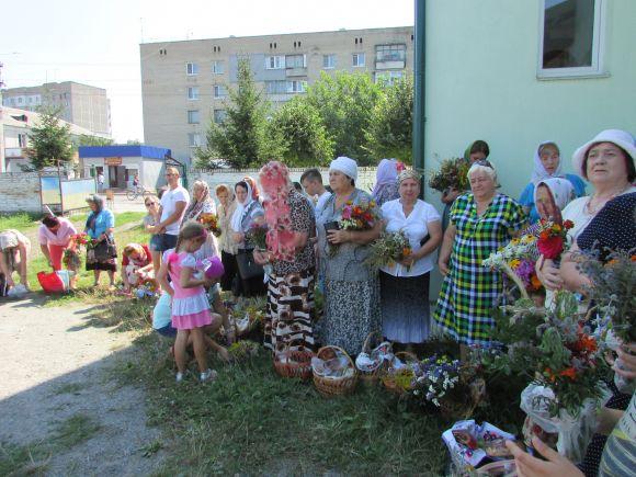 Святили квіти, мак, мед і воду у Козятинському храмі Серафима Саровського, фото №16 на сайті 20minut.ua