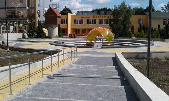 Новини Хмельницького - фото з В управлінні ЖКГ визначились, коли запрацює фонтан біля "Сілістри" В управлінні ЖКГ визначились, коли запрацює фонтан біля "Сілістри", фото №1 на сайті vsim.ua