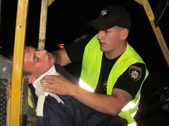 Рятувальники вночі ліквідовували наслідки ДТП на розі Троянівської та Радивилівської у Житомирі, фото №2 на сайті 20minut.ua