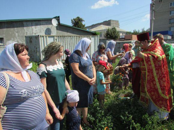 Святили квіти, мак, мед і воду у Козятинському храмі Серафима Саровського, фото №21 на сайті 20minut.ua