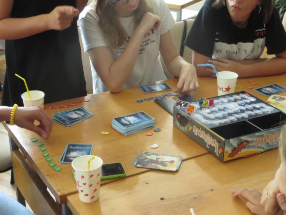 Новини Хмельницького - фото з З настільними іграми та лимонадом дітям розповідали про безпеку З настільними іграми та лимонадом дітям розповідали про безпеку, фото №8 на сайті vsim.ua