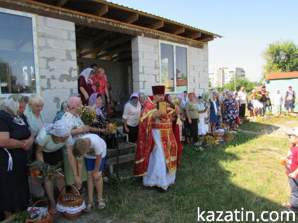 Святили квіти, мак, мед і воду у Козятинському храмі Серафима Саровського, фото №11 на сайті 20minut.ua