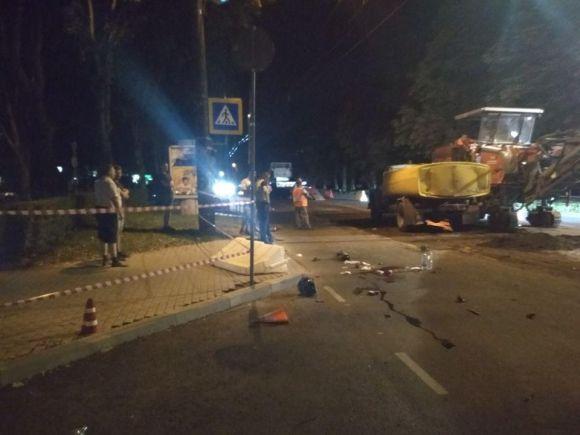 На Злуки мотоцикліст не впорався з керуванням і врізався в огорожу. Зараз він у важкому стані, фото №2 на сайті 20minut.ua